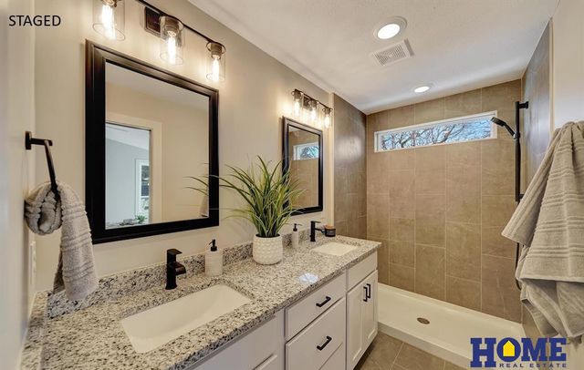 2626 S 15th Street, Lincoln, NE 68502