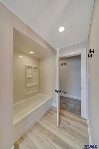 2626 S 15th Street, Lincoln, NE 68502