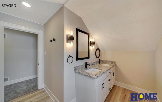 2626 S 15th Street, Lincoln, NE 68502