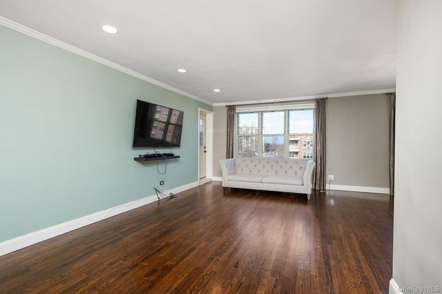 23-55 Bell Boulevard Boulevard 6C, Bayside, NY 11360