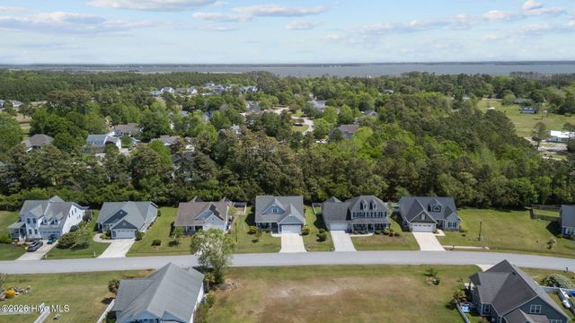 223 Taylorwood Drive, Beaufort, NC 28516