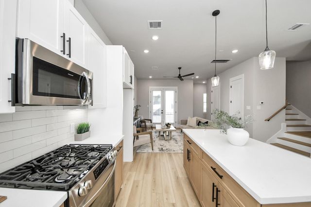 1102 Mansfield Street C, Houston, TX 77091