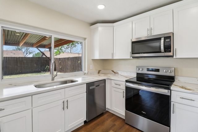 2126 Versailles Drive, Carrollton, TX 75007