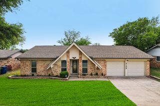2126 Versailles Drive, Carrollton, TX 75007