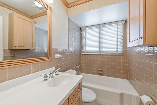 2322 Birchwood Avenue, Wilmette, IL 60091