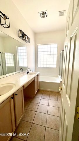 7504 W Cosmic Sky Drive, Tucson, AZ 85743