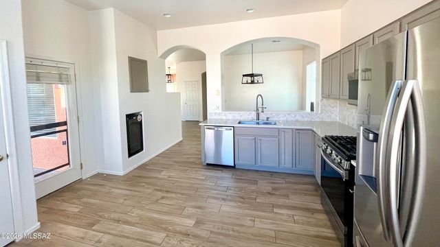7504 W Cosmic Sky Drive, Tucson, AZ 85743