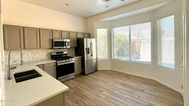 7504 W Cosmic Sky Drive, Tucson, AZ 85743