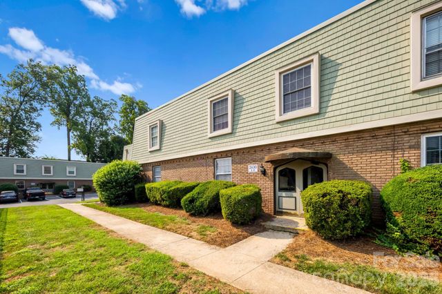 2630 Park Road F, Charlotte, NC 28209