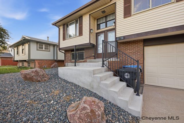 1101 LONG VALLEY RD, Cheyenne, WY 82001