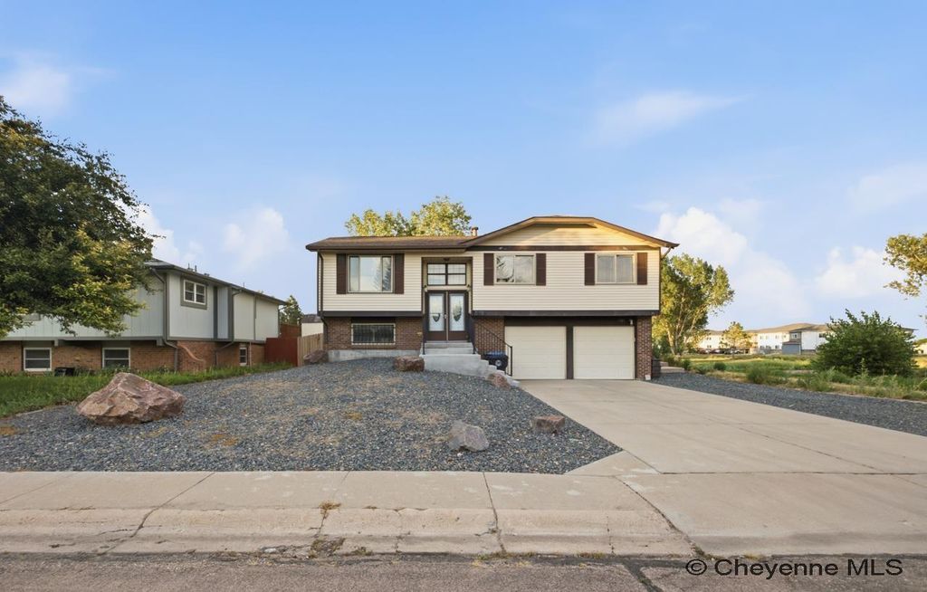 1101 LONG VALLEY RD, Cheyenne, WY 82001