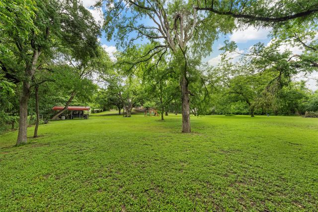 444 Lost Forest Lane, Marlin, TX 76661