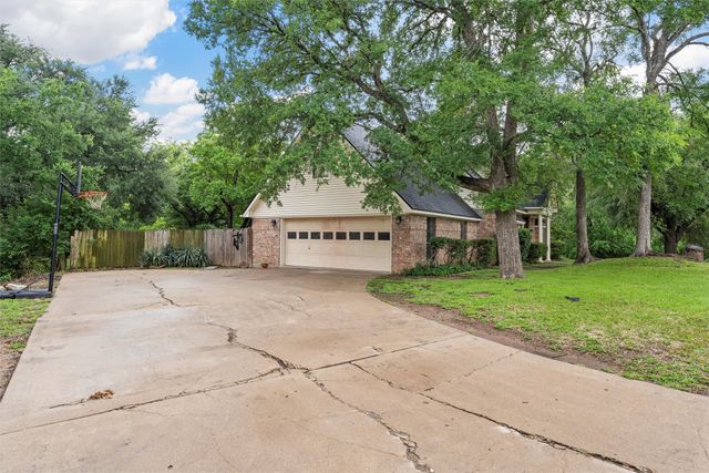 444 Lost Forest Lane, Marlin, TX 76661