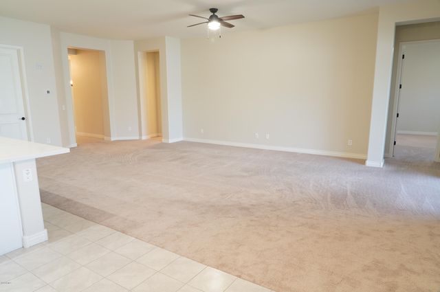 10274 W FETLOCK Trail, Peoria, AZ 85383