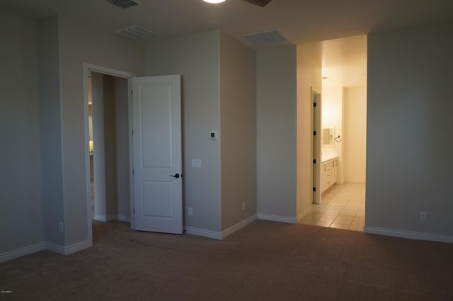 10274 W FETLOCK Trail, Peoria, AZ 85383