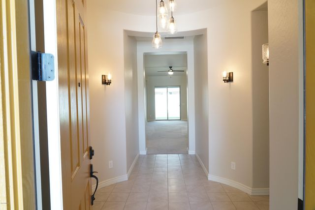 10274 W FETLOCK Trail, Peoria, AZ 85383