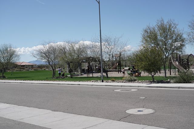 10274 W FETLOCK Trail, Peoria, AZ 85383