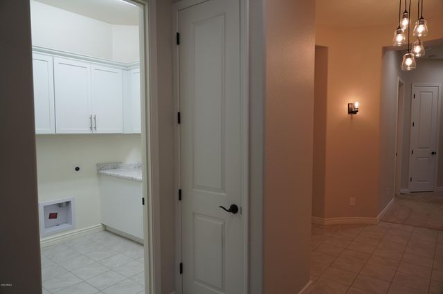 10274 W FETLOCK Trail, Peoria, AZ 85383