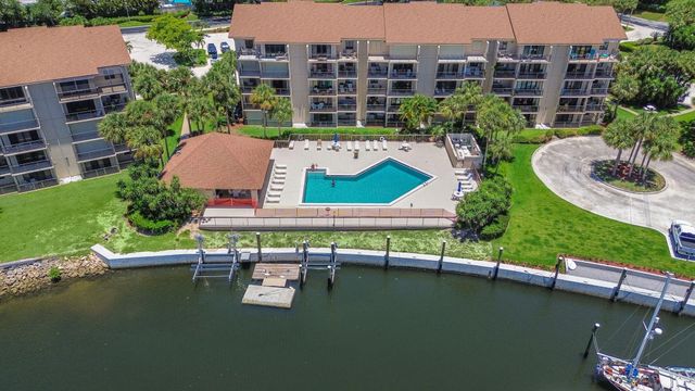 1701 Marina Isle Way 402, Jupiter, FL 33477