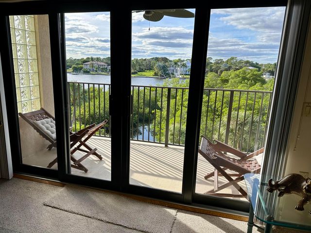 1701 Marina Isle Way 402, Jupiter, FL 33477