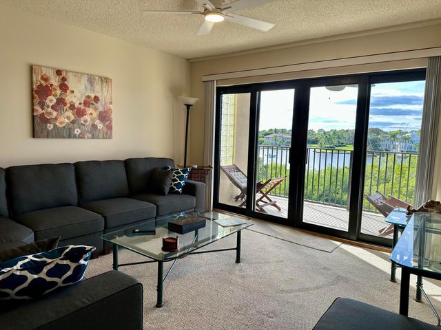 1701 Marina Isle Way 402, Jupiter, FL 33477