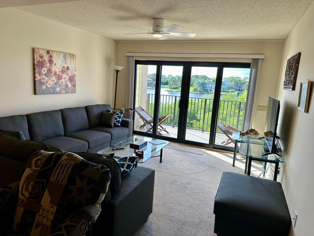 1701 Marina Isle Way 402, Jupiter, FL 33477