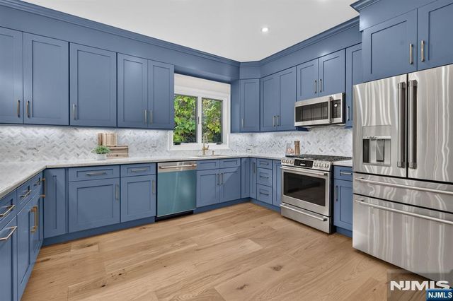 71 Beechwood Drive, Hillsdale, NJ 07642