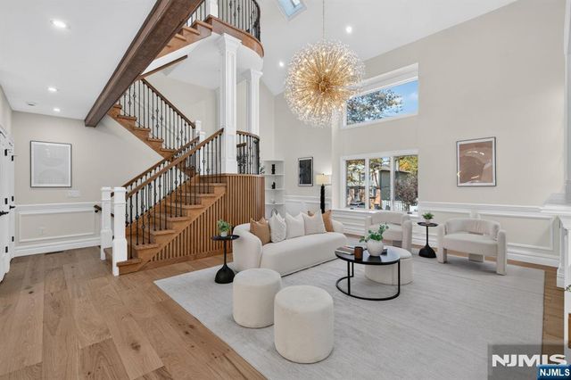 71 Beechwood Drive, Hillsdale, NJ 07642
