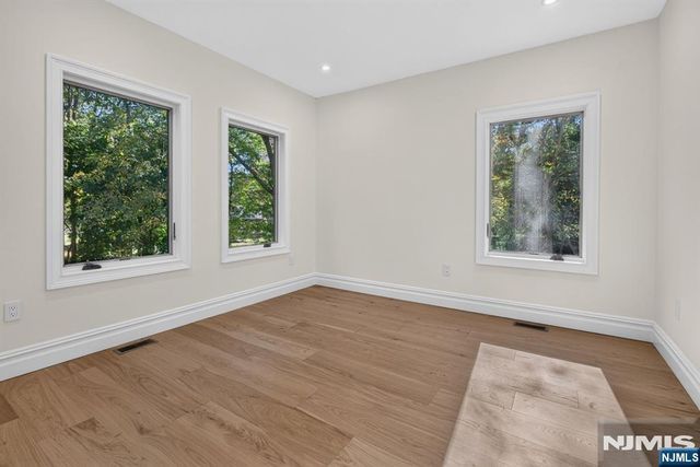 71 Beechwood Drive, Hillsdale, NJ 07642