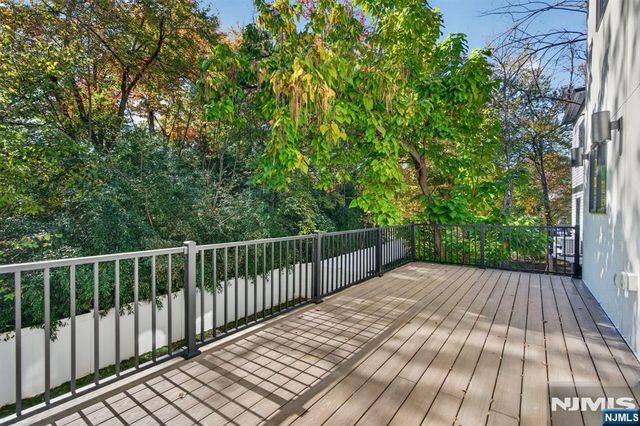 71 Beechwood Drive, Hillsdale, NJ 07642