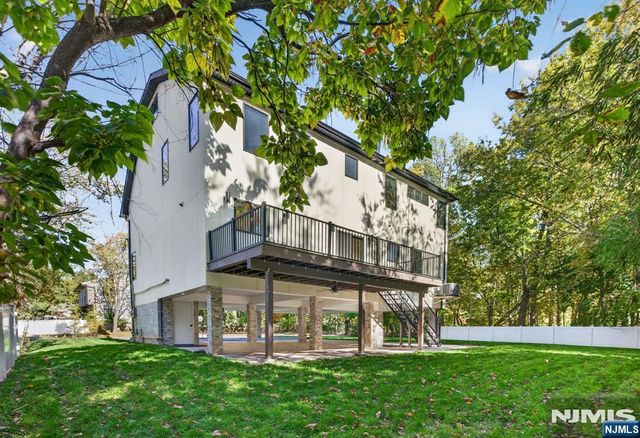 71 Beechwood Drive, Hillsdale, NJ 07642