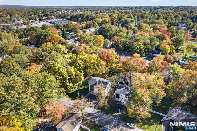 71 Beechwood Drive, Hillsdale, NJ 07642