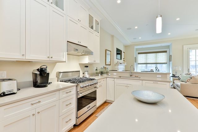 142 West Concord Street 1, Boston, MA 02118