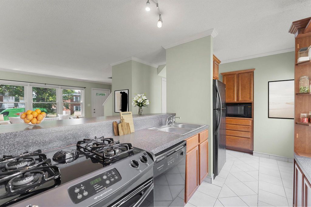 2037 Montreal Avenue, Saint Paul, MN 55116 — photo 4
