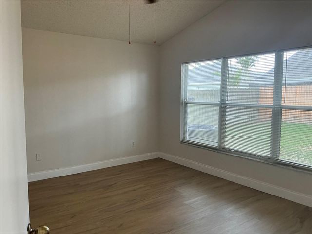 216 ISLAND WATER WAY, Apollo Beach, FL 33572