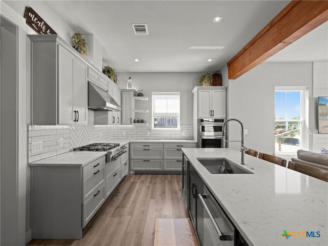 200 Archview Lane, Kingsland, TX 78639