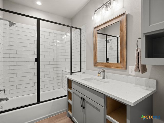 200 Archview Lane, Kingsland, TX 78639