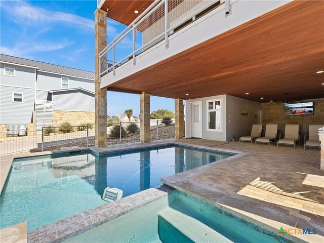 200 Archview Lane, Kingsland, TX 78639