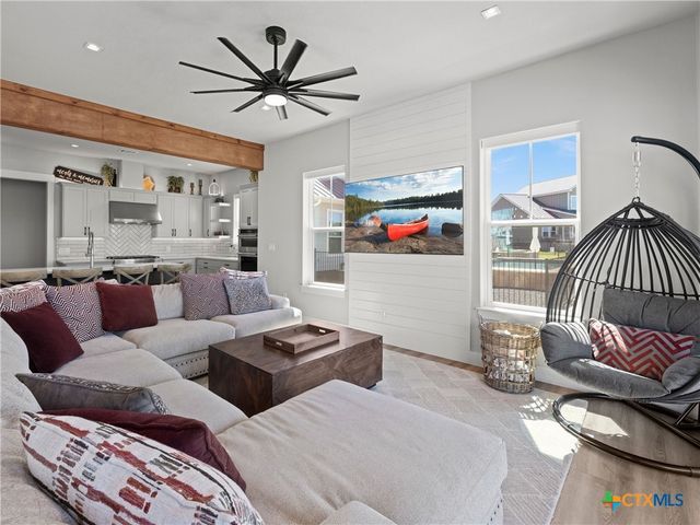 200 Archview Lane, Kingsland, TX 78639