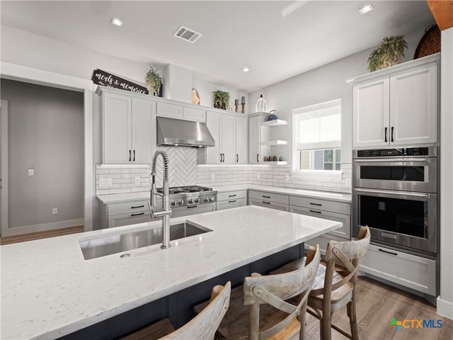 200 Archview Lane, Kingsland, TX 78639