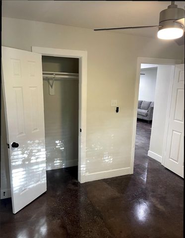 618 E 40th Street 3, Houston, TX 77022