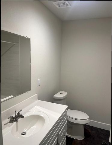 618 E 40th Street 3, Houston, TX 77022