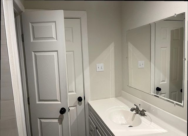 618 E 40th Street 3, Houston, TX 77022