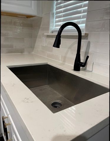 618 E 40th Street 3, Houston, TX 77022