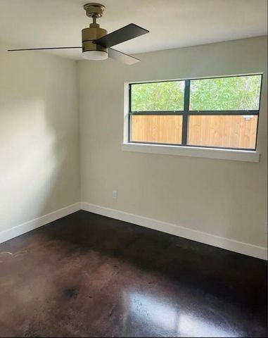 618 E 40th Street 3, Houston, TX 77022