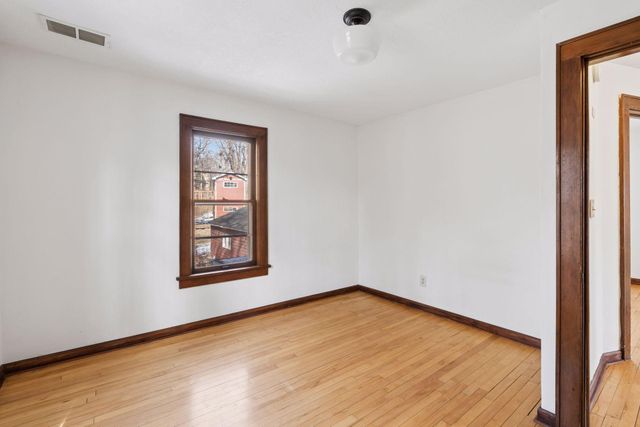 949 Benhill Road, Saint Paul, MN 55105