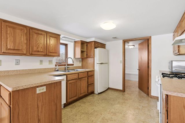 949 Benhill Road, Saint Paul, MN 55105