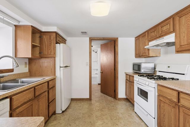 949 Benhill Road, Saint Paul, MN 55105