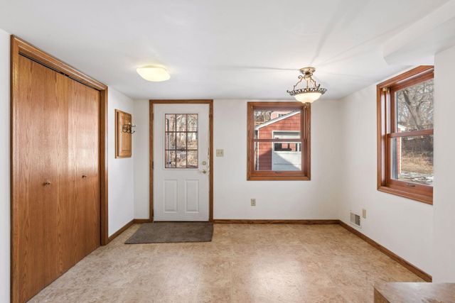 949 Benhill Road, Saint Paul, MN 55105