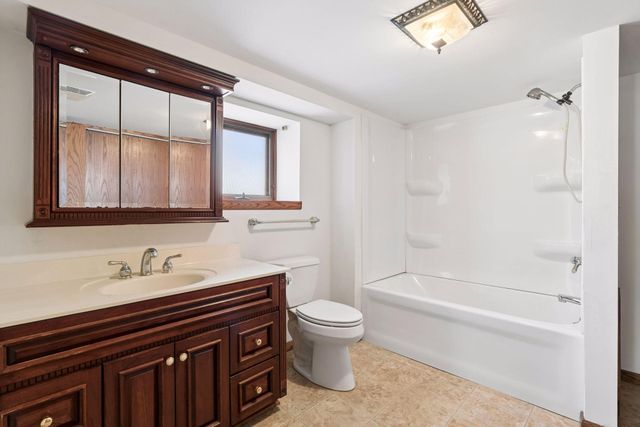 949 Benhill Road, Saint Paul, MN 55105